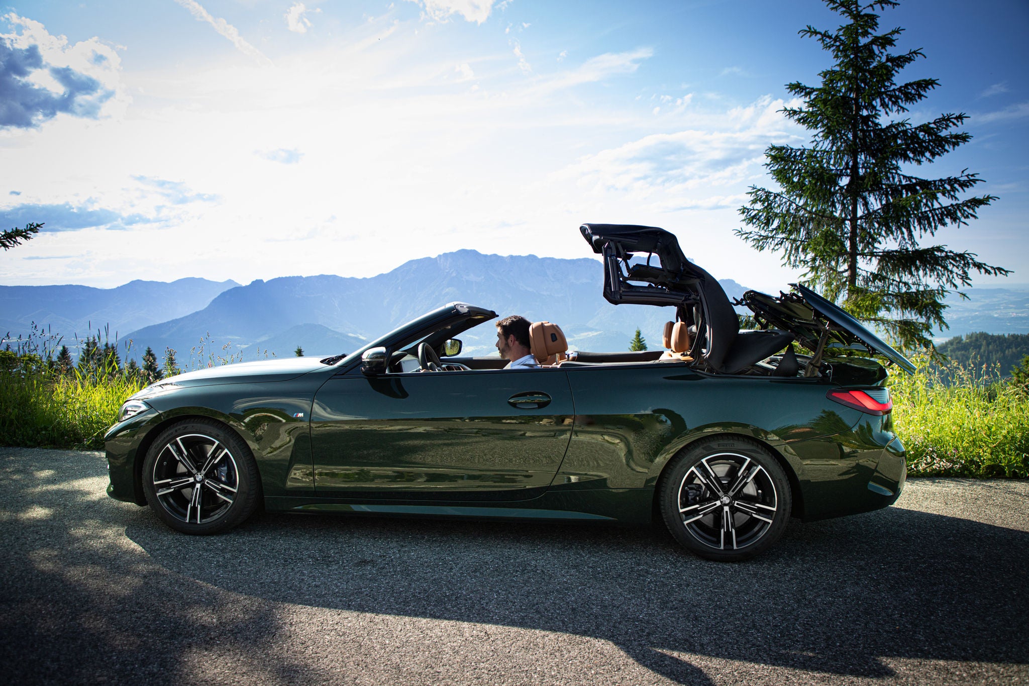 BMW Cabriolet avec toit hybride